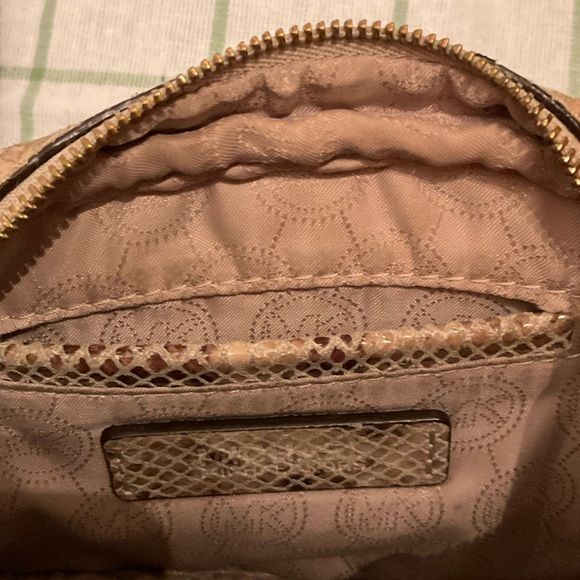 Michael Kors crossbody - Picture 5 of 7